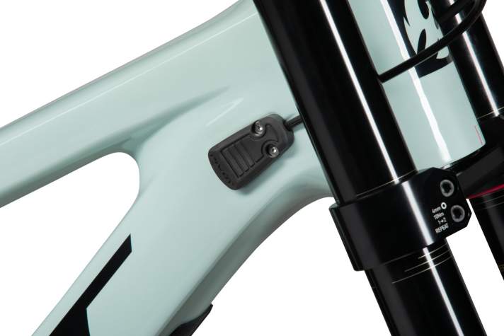 Clean look, clean cable routing - that's what we're used to from the luxury label Pivot.
