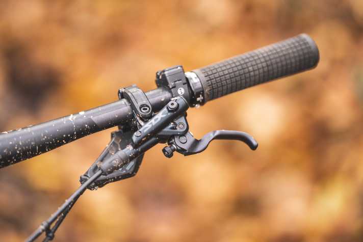 Mit Shimano SLX und XT Komponenten versprüht das Pivot Shuttle AM Ride für 8299 Euro wenig Glanz. Die Funktion ist dennoch auf einem hohen Niveau.