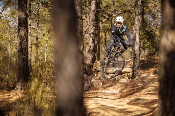 Wer auf Action in der Abfahrt steht, sollte zum Tuned-Modell greifen. Hier ist das Fahrwerk auf Traktion getrimmt.