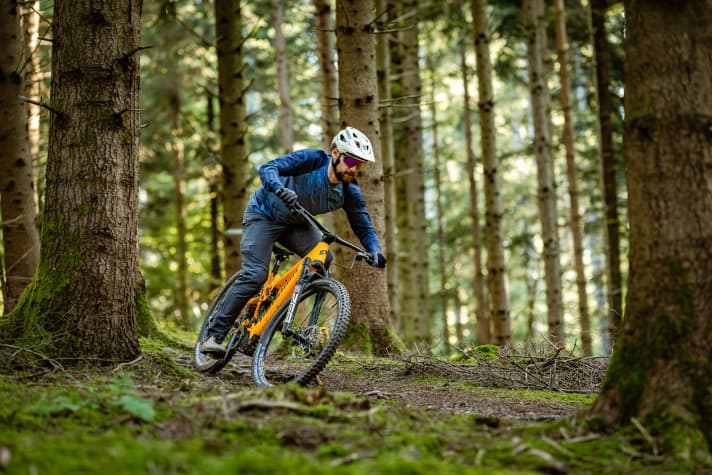 Riding fun even on moderate terrain: This is where the Propain with its high suspension travel particularly surprised us.