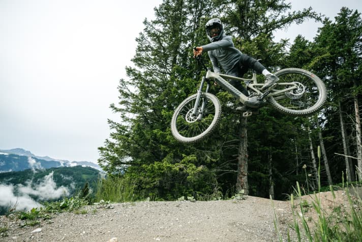 This is how Propain imagines the ideal use for the Ekano 2 AL. You will soon find out how the bike compares to the competition on our channels. A test bike is already on its way.