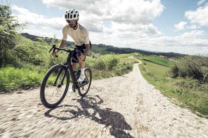 This is the core task of the Propain Terrel CF: fast rides over gravel.