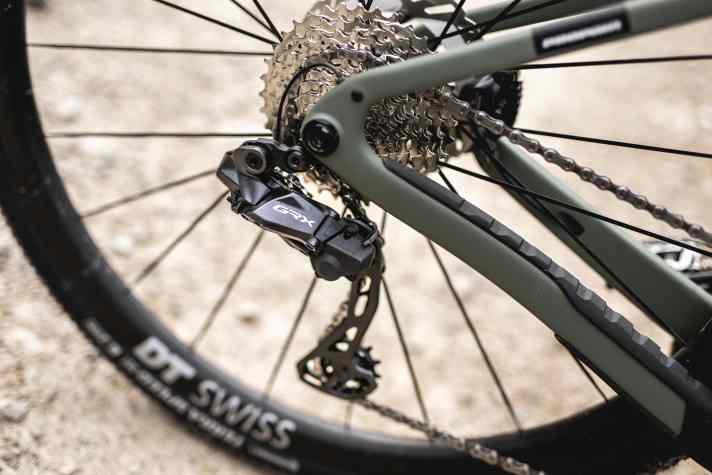 New in the configurator is Shimano's GRX Di2 electric drivetrain, for example.