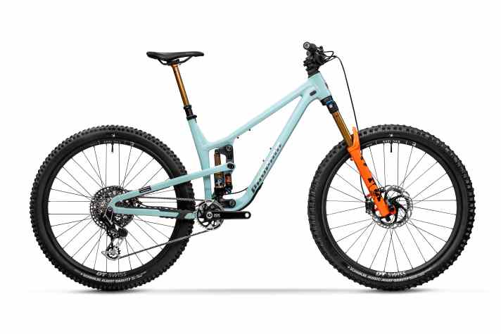 Propain Tyee CF/AL Trail with 145 mm travel, PRO10 system and flip chip. Carbon from 14.4 kg. Price: 2,899 euros (AL), 3,499 euros (CF).