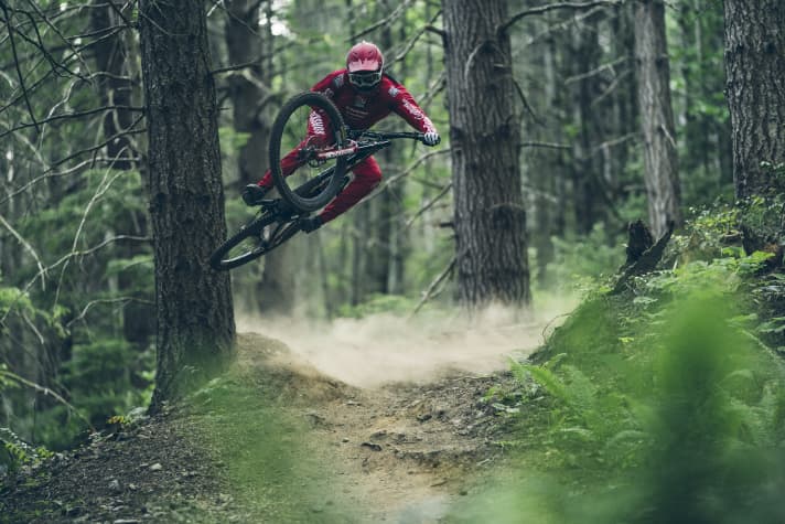 With a stroke of up to 200 mm, the Boxxer will stop at nothing.