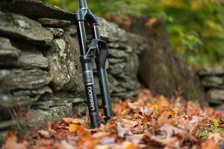 The new Rockshox Domain remains the affordable - and heavier - version of the popular ZEB. The favourable price and the new damping should make it a welcome guest on affordable enduro and e-mountain bikes.