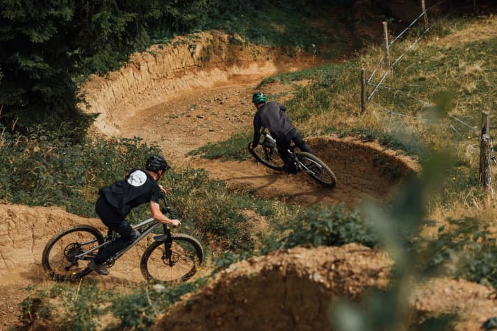 The new Raaw Enduro can be set up for a wide range of trails thanks to a number of adjustment options.