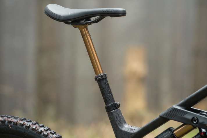 Schade: Der Hub der Teleskopstütze fällt mit 150 mm in Größe L für moderne Standards zu knapp aus.