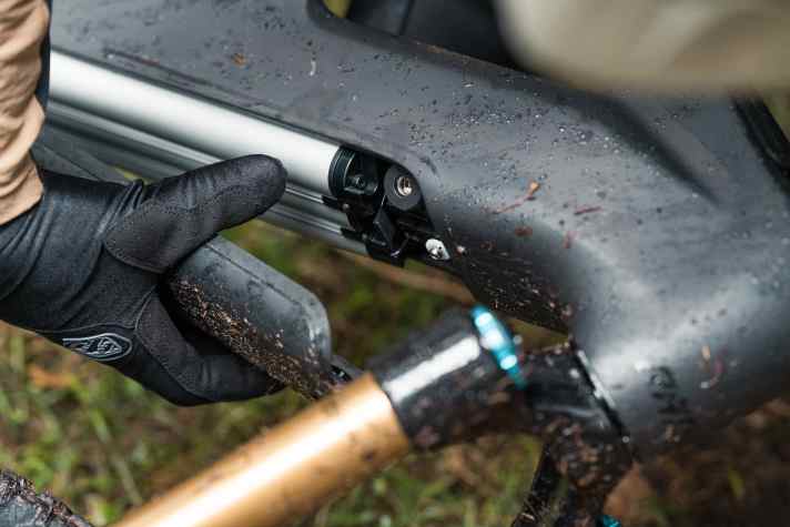 The new Bosch Powertube 800 is located in the down tube - as with its predecessor, it is easy to remove and secured with a lock.