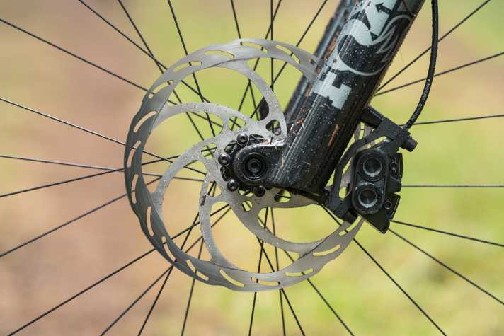 Magura's Gustav Pro with its extra-thick discs provides plenty of braking power and stability.