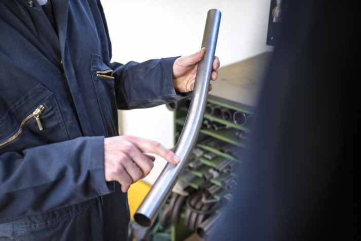 In order to achieve the ideal ratio of stability and weight, steel pipes can be butted. They then have different wall thicknesses at different points.