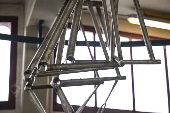 These customised frames are awaiting completion. In series production, the manufacturing process is greatly simplified.