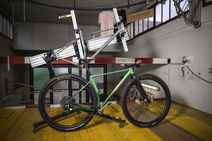 Do it yourself: If you want to follow Leo's example and build a 32-inch customised frame yourself, you can take a frame building course at Leovelo.