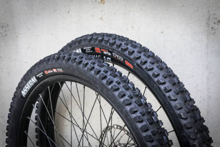 The front tyres of the Maxxis combos: the lighter Assegai EXO+ MaxxTerra at the front and the more robust Assegai Doubledown MaxxGrip at the rear.