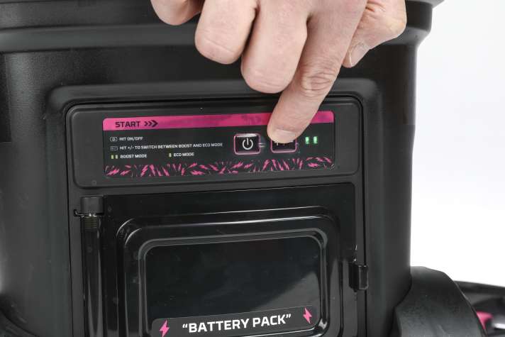 The battery and controls are located at the rear of the Muc-Off Pressure Washer. There is no reliable battery indicator