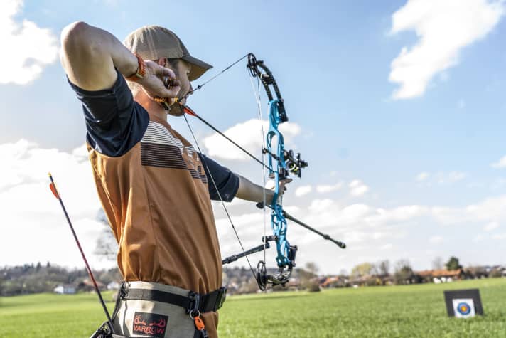 Mountain bike returnee Albert trained his concentration with the sports bow, among other things.