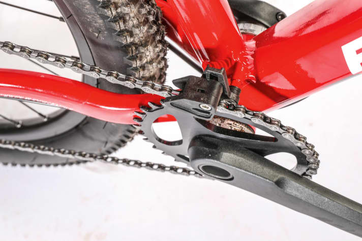 Trotz der eher günstigen Ausstattung, wie der One1-Kurbel, kommt das Torrent mit einer Kettenführung.