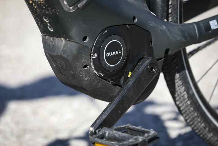 Das besondere steckt im Inneren: Der Owuru-Motor kombiniert Mittelmotor und Automatik-Getriebe, der Antrieb erfolgt klassisch über Kette.