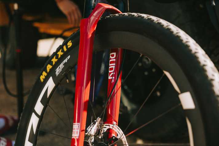 Mehr Komfort für Gravel-Rides im Gelände? Die neue Rockshox Rudy XL bietet bis zu 60 Millimeter Federweg.