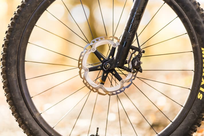 Four pistons and a large disc would look much better on the Rocky.