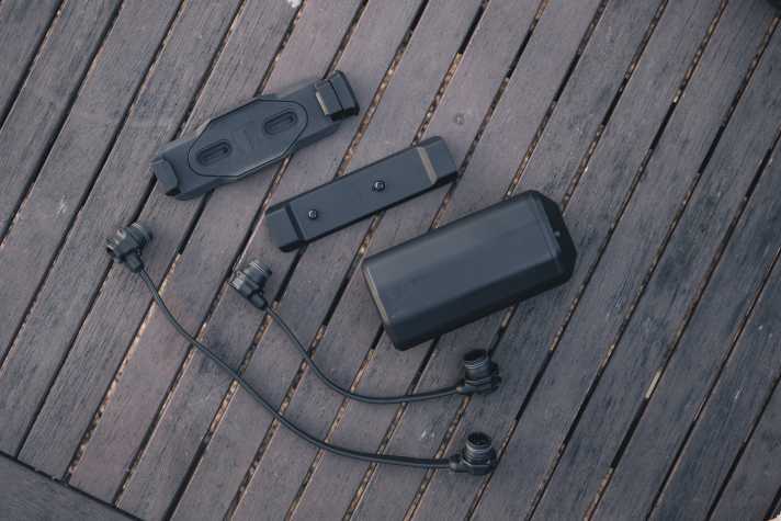 Depending on the bike and mounting point, there are different cable lengths with which the RE is connected to the charging port.