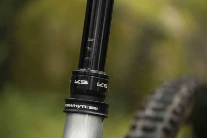 Alle Modelle kommen mit Teleskopstütze, teils mit verstellbarem Hub um den maximalen Verstellweg auszunutzen.