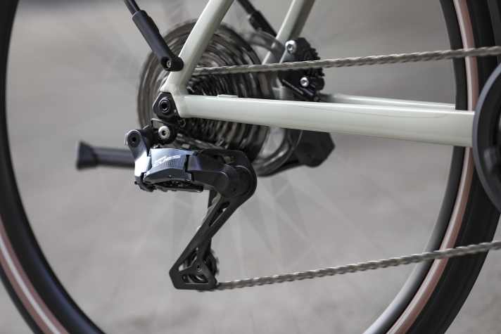 Schalten kann man natürlich nur, wenn die Kette in Bewegung ist. Free-Shift wie beim E-Bike gibt’s bei Q’Auto nicht.