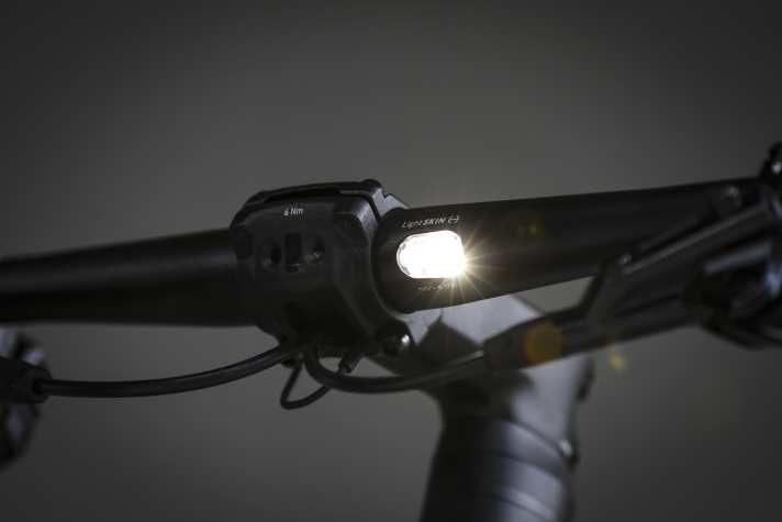 The energy from Q'Auto is only sufficient for switching. A separate energy source is still required for normal lighting.