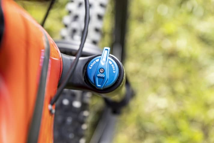 Limited adjustment options: Fox 36 Float Performance E-Optimised. However, the more expensive 2024 model comes with the Fit4 cartridge of the Factory fork.