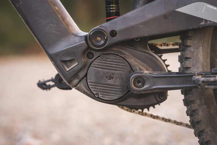 Der Motor: DJI Avinox M1 mit bis zu 1000 Watt und 120 Nm bei nur 2,6 Kilo. Ein echtes Kraftpaket.