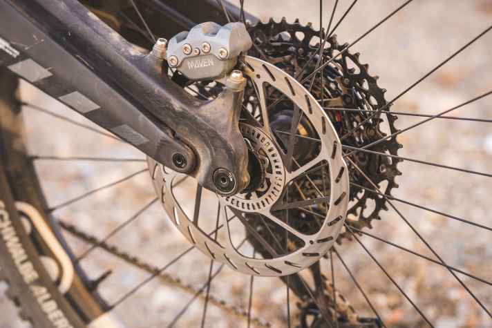 Srams Maven brakes also bite hard in the bronze version.