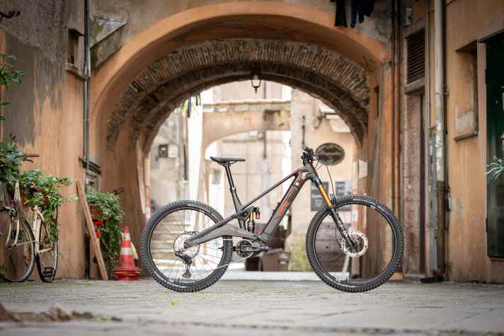 The top model R.EXC Ultra changes hands for 11,990 euros.