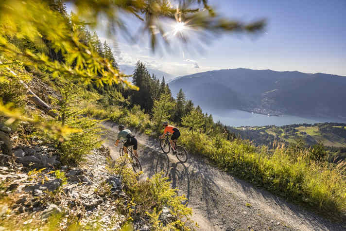 Die Alpen bieten dem Gravel Peaks Event eine einmalige Kulisse, die sich mit dem Gravelbike besonders intensiv erfahren lässt.