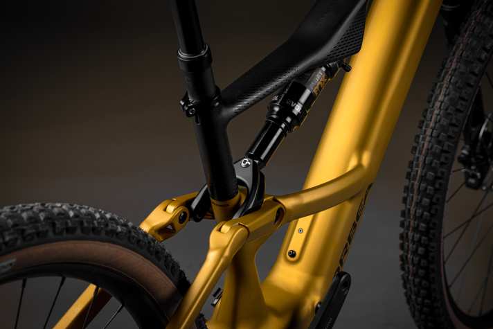 The new Rise is characterised by the asymmetrical strut in the main frame. The aluminium chassis inherits all the features of the carbon model.