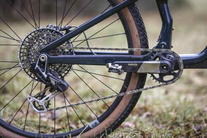 Edle Ware: Der Dreambuild kombiniert eine Sram XX1 AXS Transmission Schaltung mit Carbon-Teilen von Race Face.