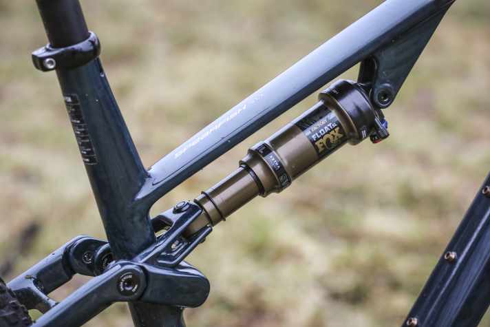 The rear triangle of the Salsa is extremely traction-strong. The geometry can be customised via a flip chip in the shock eyelet.