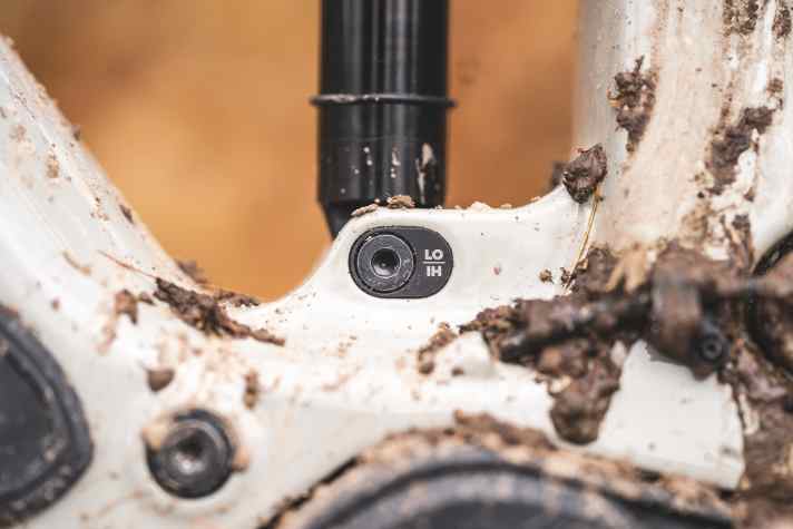 This flipchip allows the geometry of the Santa Cruz Vala to be customised to personal requirements.