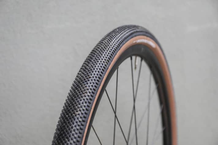 Classic: The G-One Allround was Schwalbe's first gravel tyre and is also popular on touring bikes. High wear is the Achilles heel of this otherwise fast and versatile tyre.