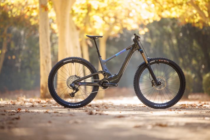Fully integrated, fully trail-ready: the Scott Voltage eRide should give the competition from the Specialized Levo SL and Santa Cruz Heckler SL a run for their money.