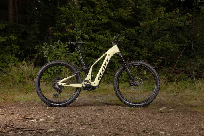 Vollcarbon-Rahmen und funktionale Ausstattung: Das Scott Patron 900 RC bietet sich als Fahrmaschine für anspruchsvolle E-Enduristen an.