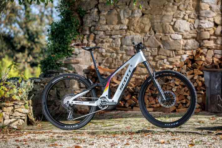 Stylish speedster: The Scott Patron 900 with Bosch ABS Pro is an extremely versatile e-bike with a carbon frame.