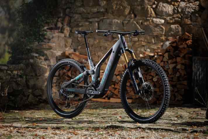 Surprise: On the new Scott Patron, the shock integration moves from the top tube to the seat tube area.