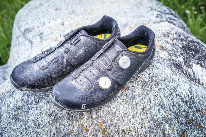 Der Entwicklungs- und Herstellungsaufwand der RC Ultimate übersteigen alles, was wir über Schuhe wissen. Das erklärt den hohen Preis.