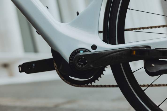 The 250 W motor from the German manufacturer TQ provides additional support on all journeys. It delivers an unrivalled weight/power ratio of 1.8 kg at 50 Nm.