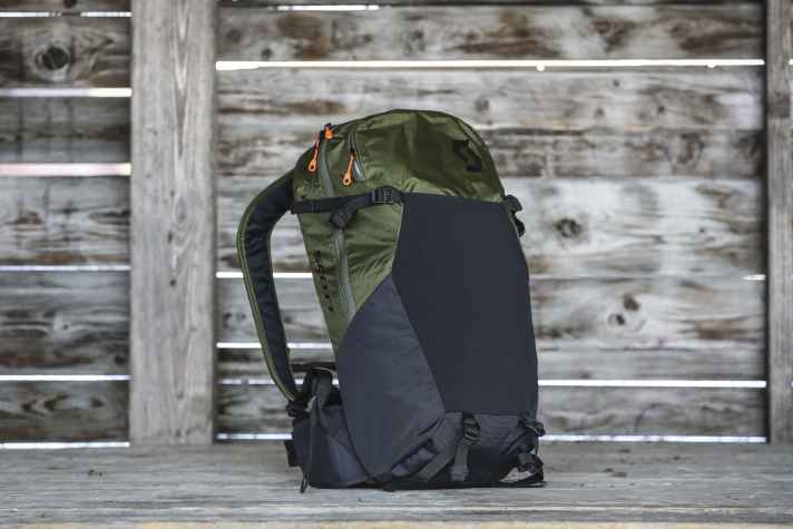 The Scott Trail Rocket is really more suited to taller people. If you want to keep things tidy, you’ll need to sort the accessories into suitable pouches or bags yourself and then pack them into your rucksack.