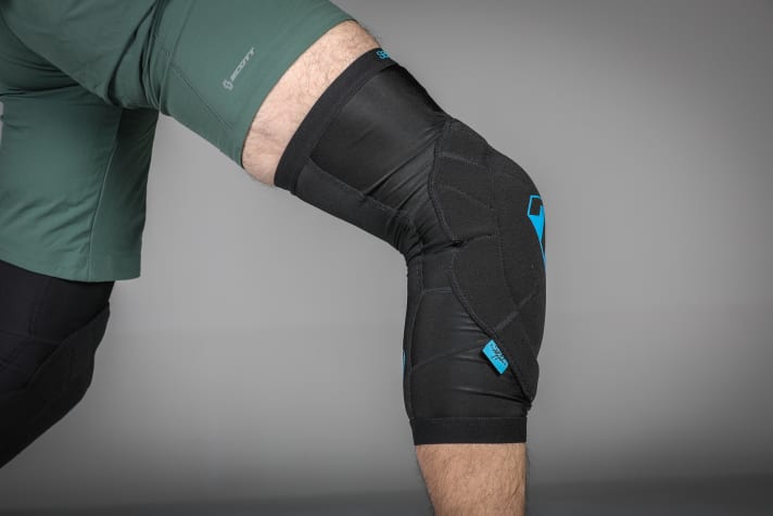 The long, flexible sleeve offers high wearing comfort