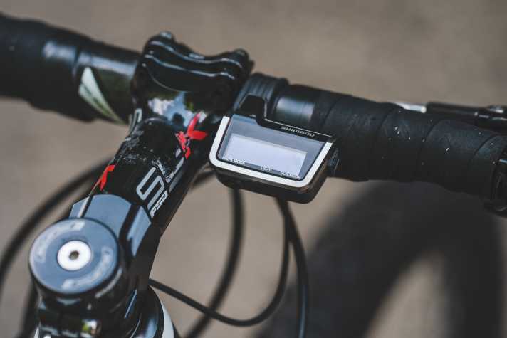 Alt: Das Mini-Display der Shimano XTR Di2 M9000 entfällt beim Nachfolger M9200.