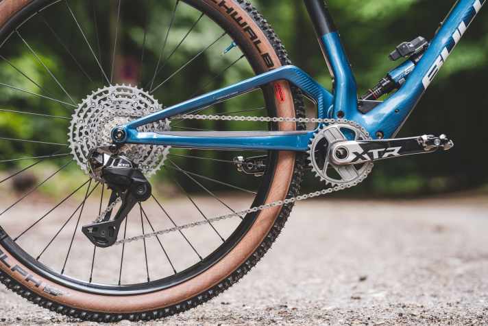 No cables, no problem: The XTR drivetrain is also said to have become even more stable thanks to the omission of vulnerable parts.