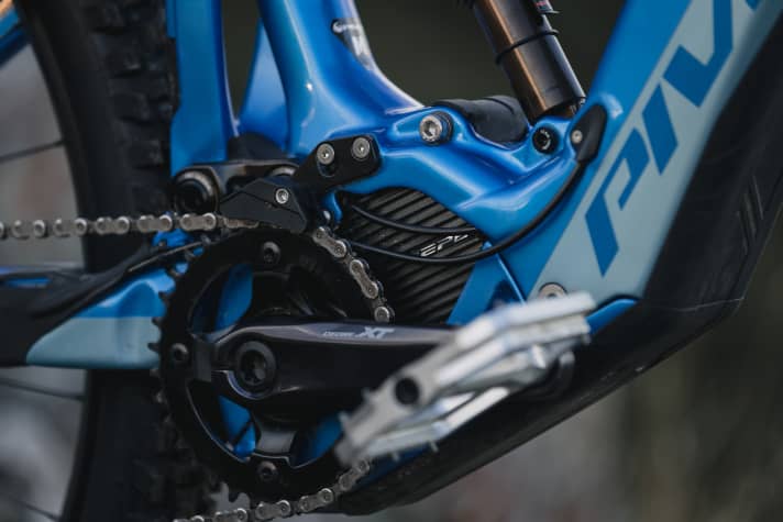 Visually almost indistinguishable from its predecessor, the new EP801 motor from Shimano offers a significant increase in performance. | Pivot