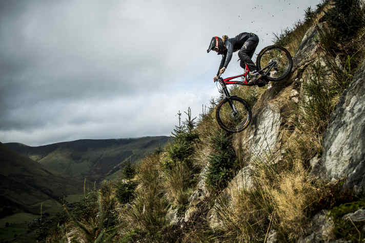 Lernen nicht zu stürzen: Jerome Caroli bei der Red Bull Hardline  // Foto: Nathan Hughes / Red Bull